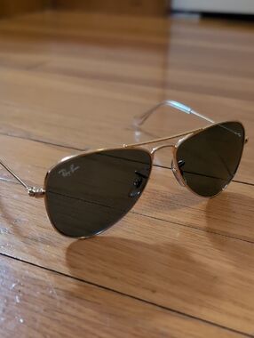 Ray-Ban Junior Aviator Sunglasses.
